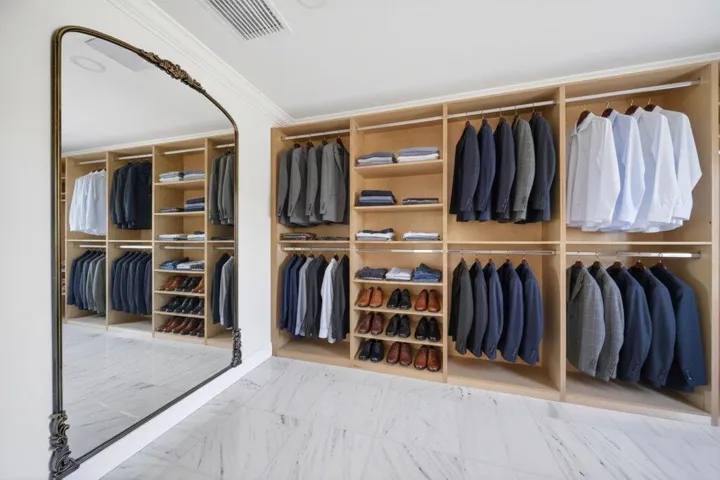 primarycloset_staged2.jpg-SMALL