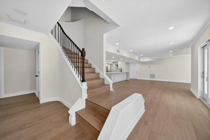 foyer2.jpg-SMALL