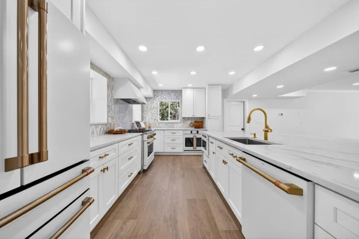 kitchen4.jpg-SMALL