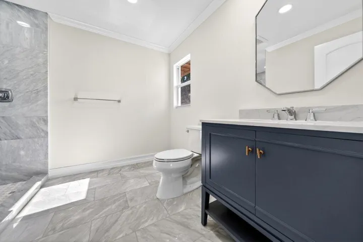 ensuite2.jpg-SMALL