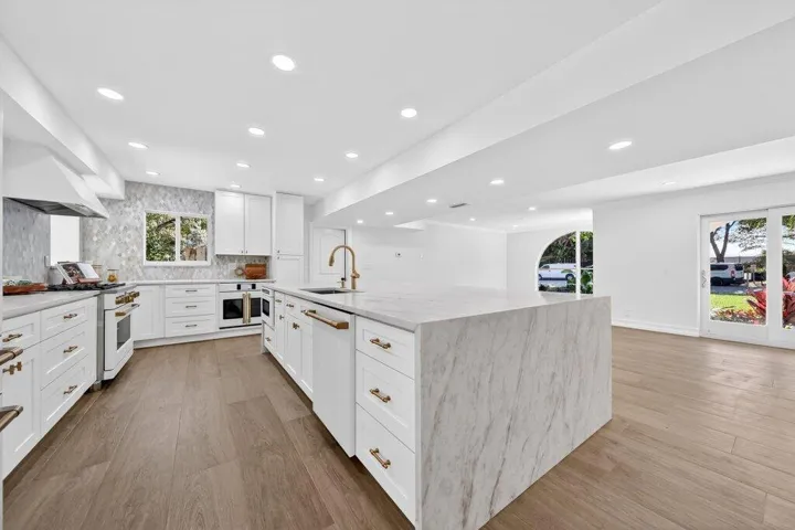kitchen5.jpg-SMALL
