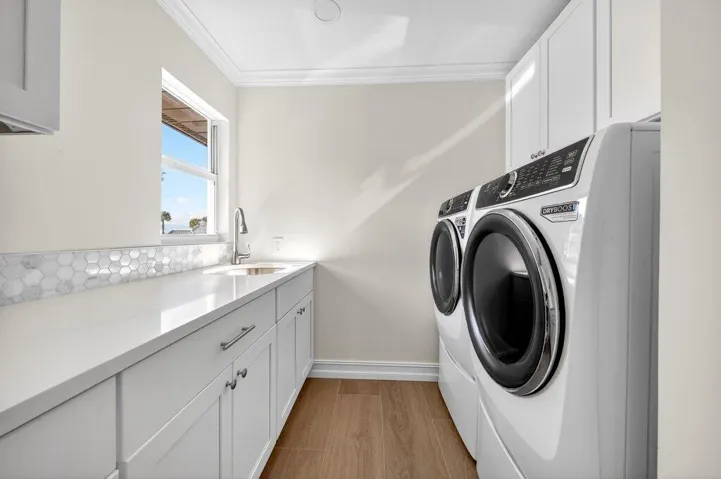 laundry1.jpg-SMALL