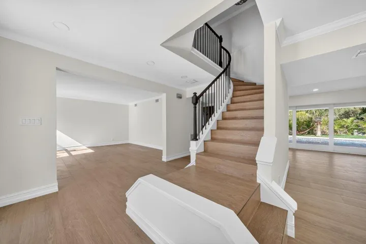 foyer3.jpg-SMALL