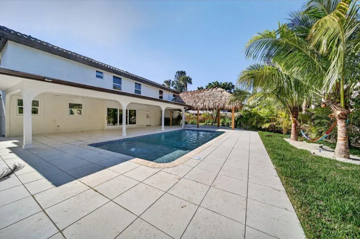 pool4.jpg-SMALL