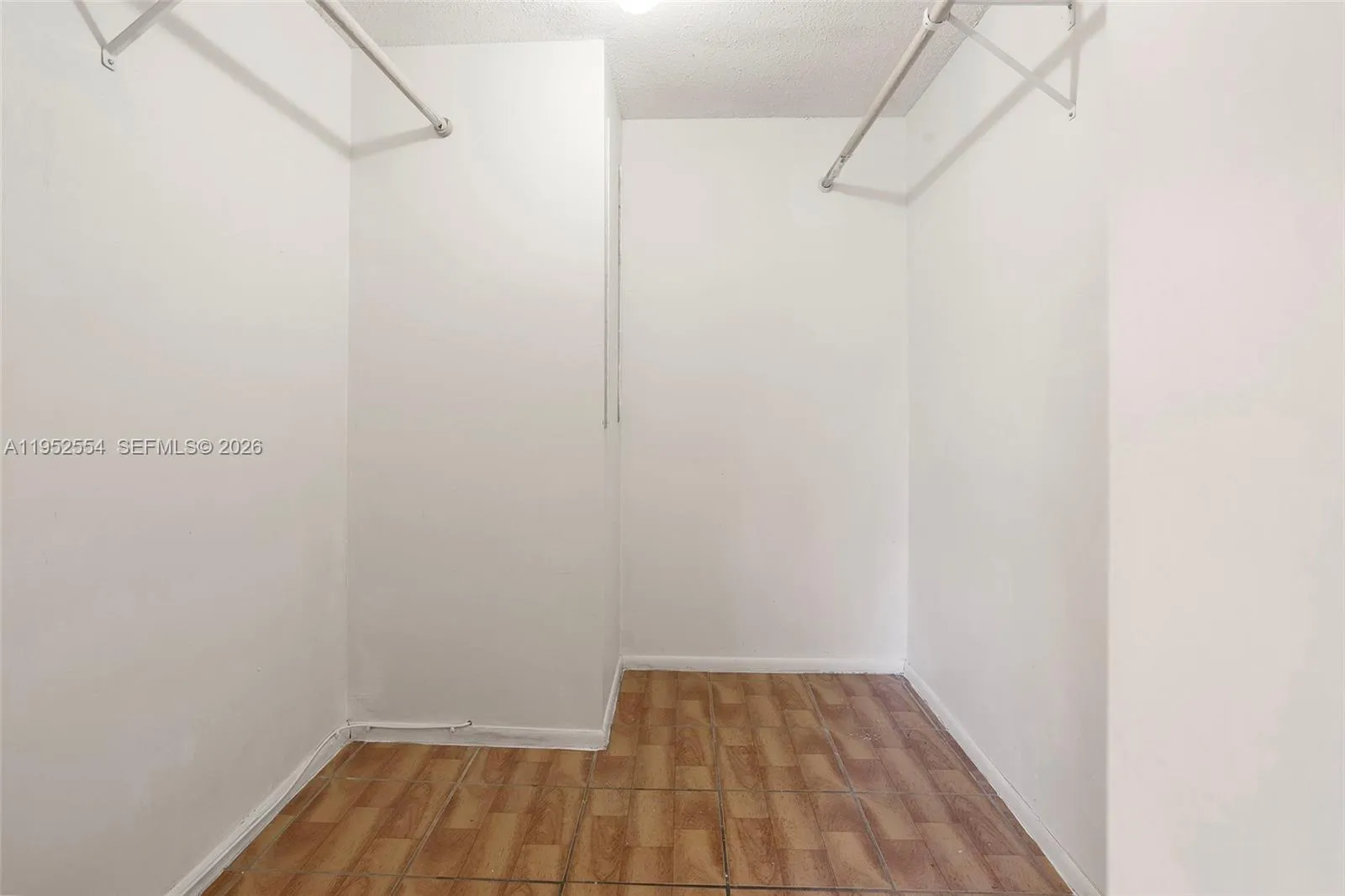 PRIMARY WALK-IN LARGE CLOSET
