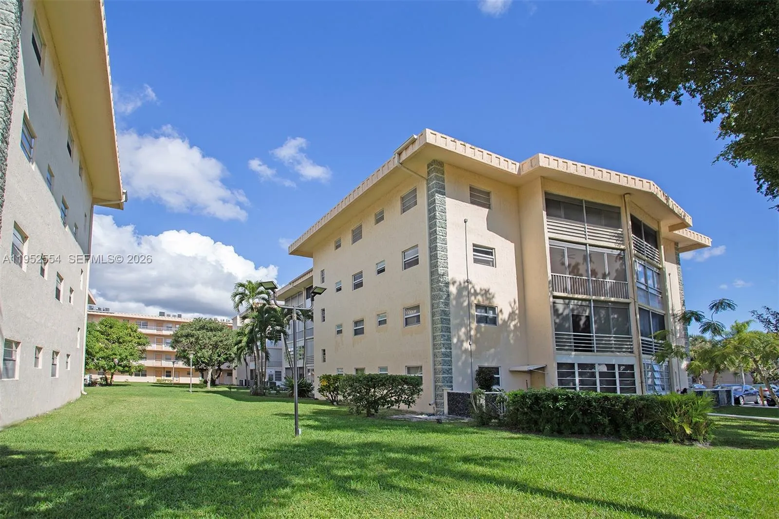 PEARL CONDOMINIUM BUILDING