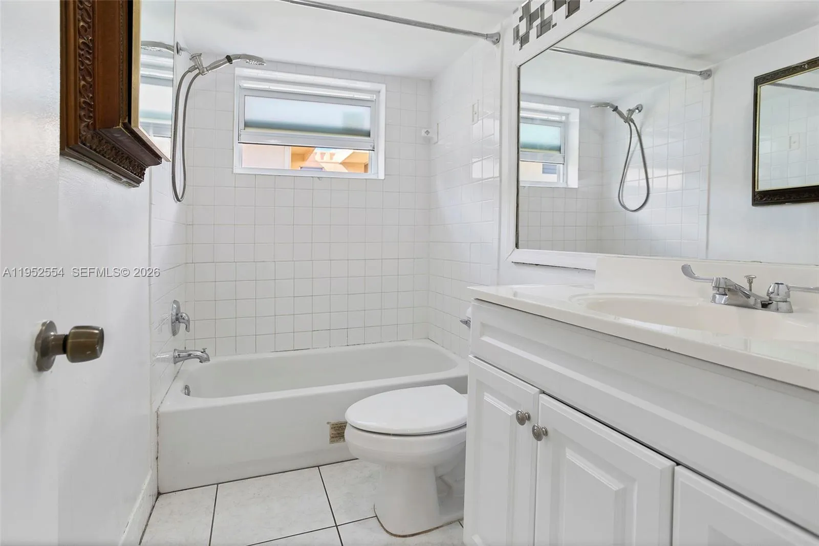 GUEST BATHROOM WITH LARGE BATHTUB/SHOWER