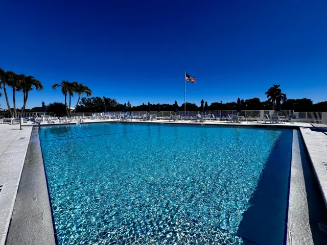 Intracoastal front pool