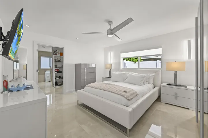 Split Floor Plan - added privacy.