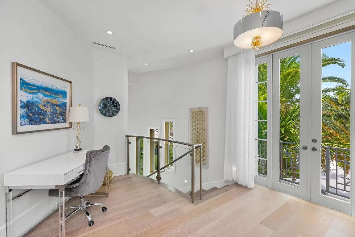 2nd Floor Landing