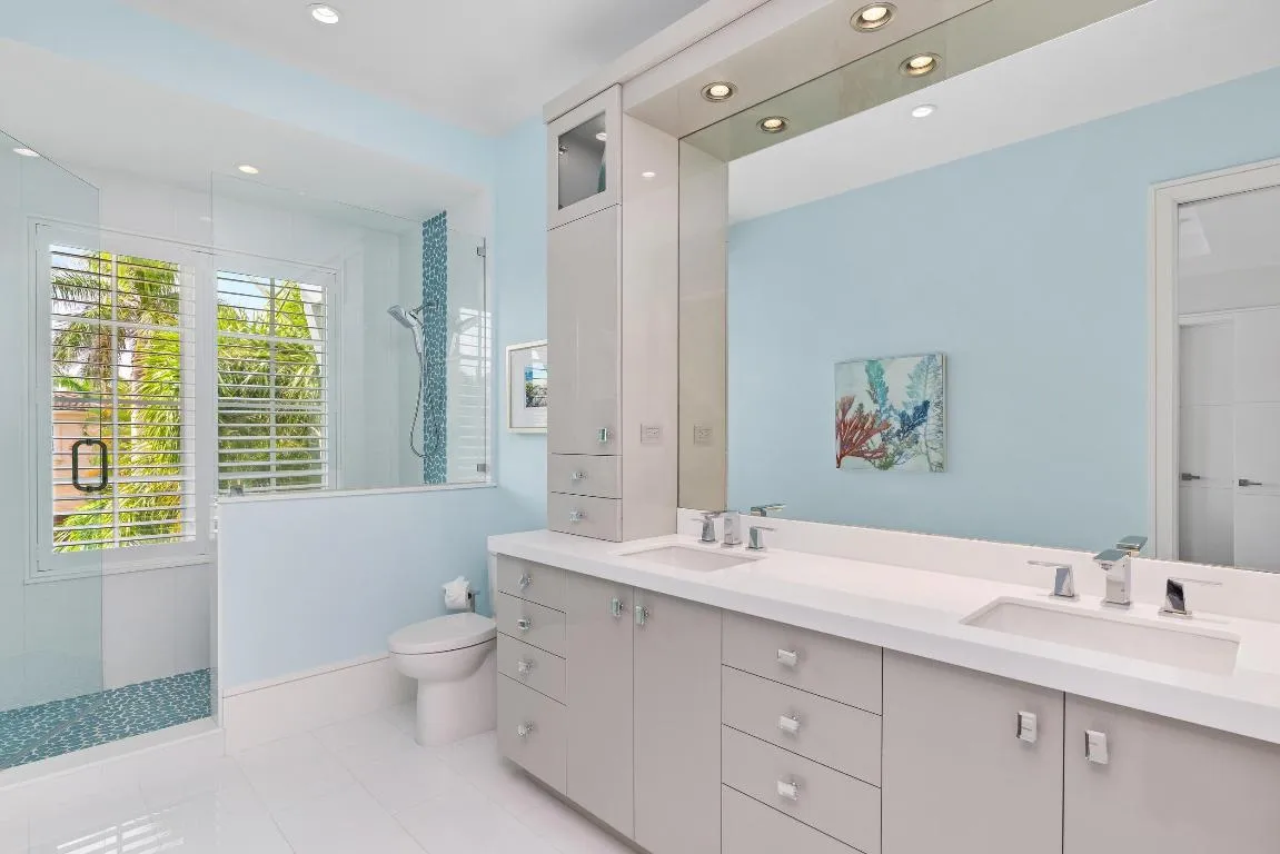 Guest Bathroom 3