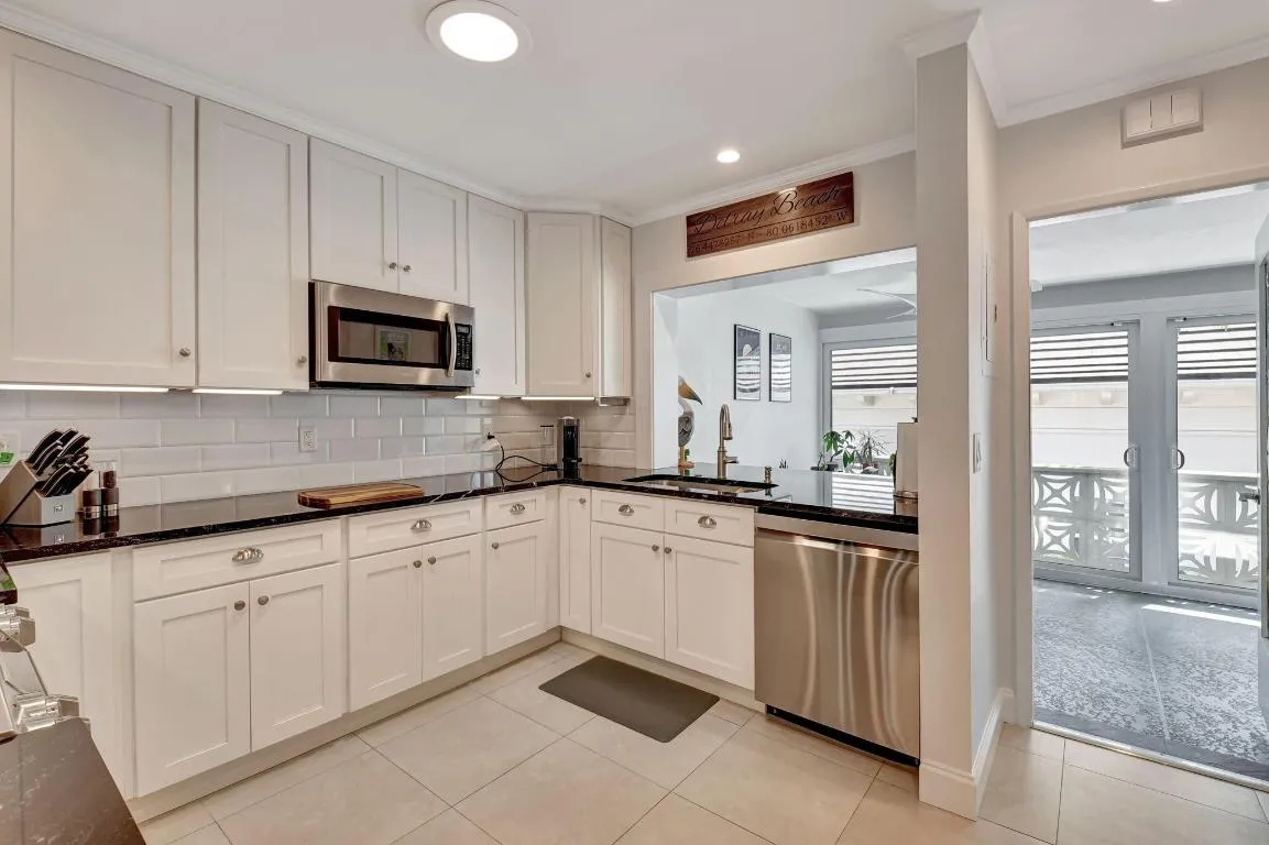 GRANITE COUNTERTOPS