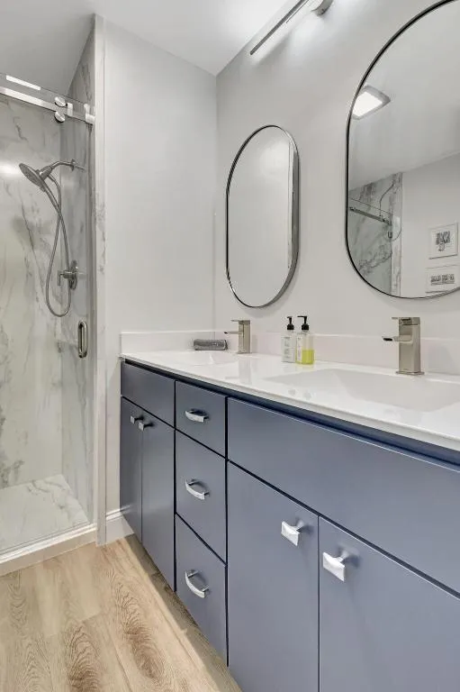 NEWLY RENO'D PRIMARY BATH