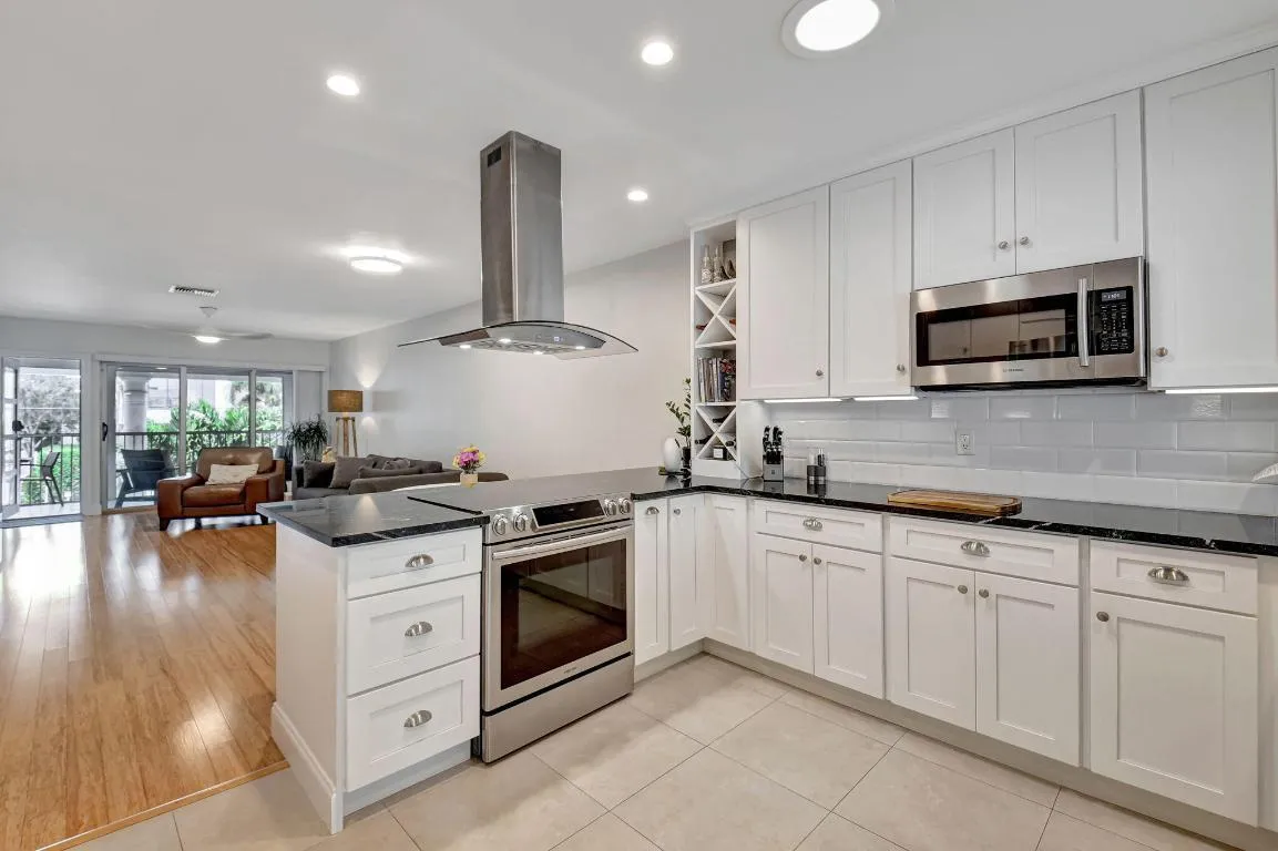 KITCHEN TO DINING AREA