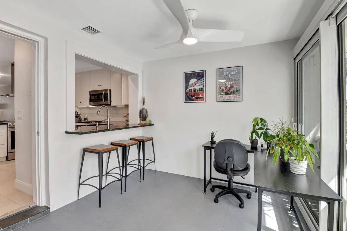 FLORIDA ROOM W/PASS THRU TO KITCHEN
