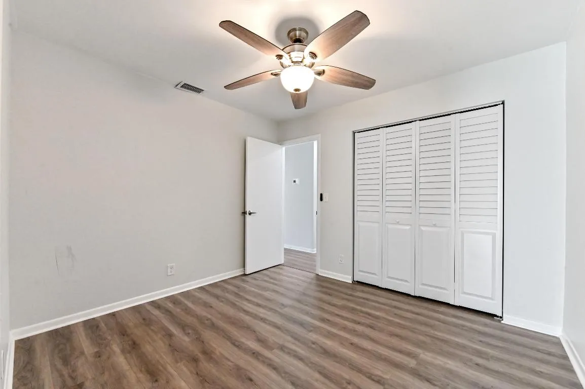 19 bedroom 01