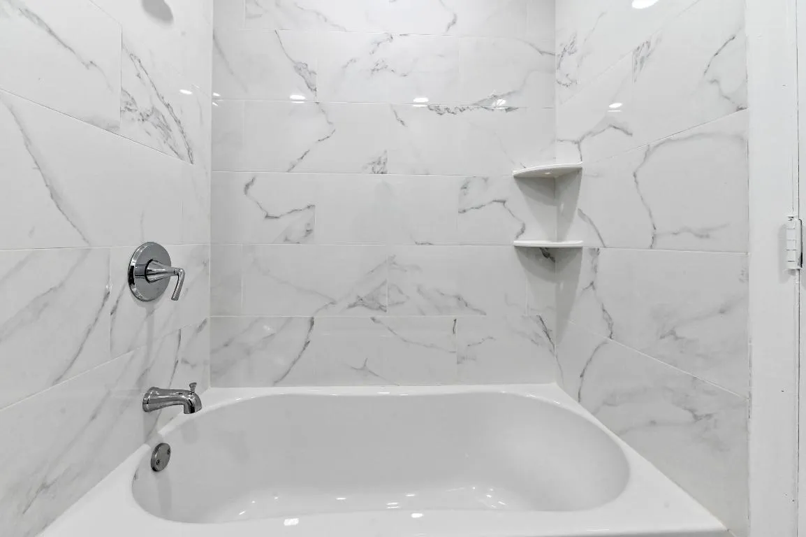 23 bathroom 03