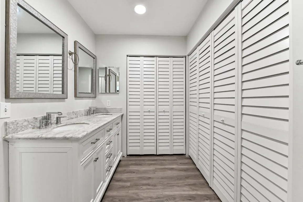 29 bathroom 01