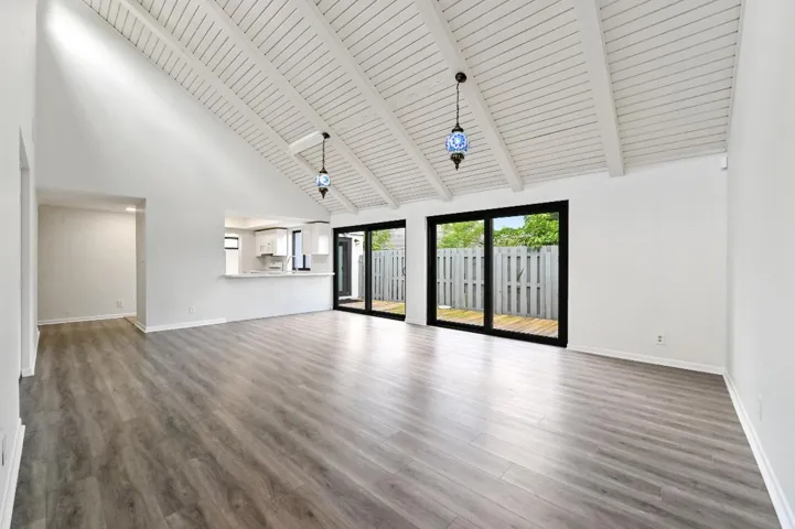 08 living room 01