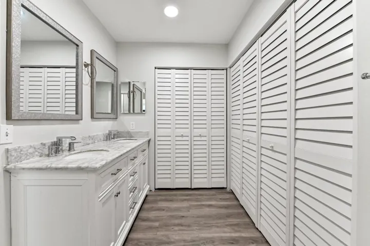29 bathroom 01
