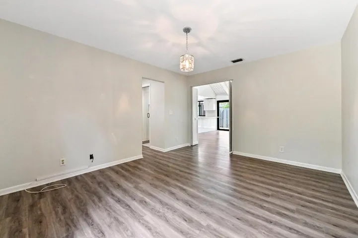 28 bedroom 03