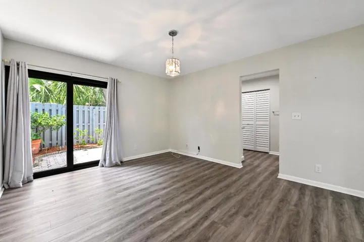 27 bedroom 02