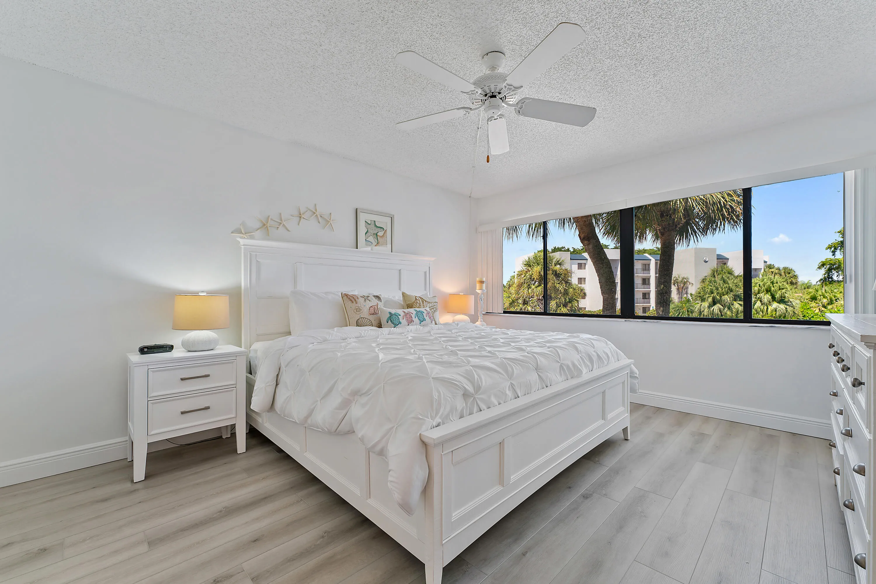 022-1605US1N-Jupiter-FL-FULL