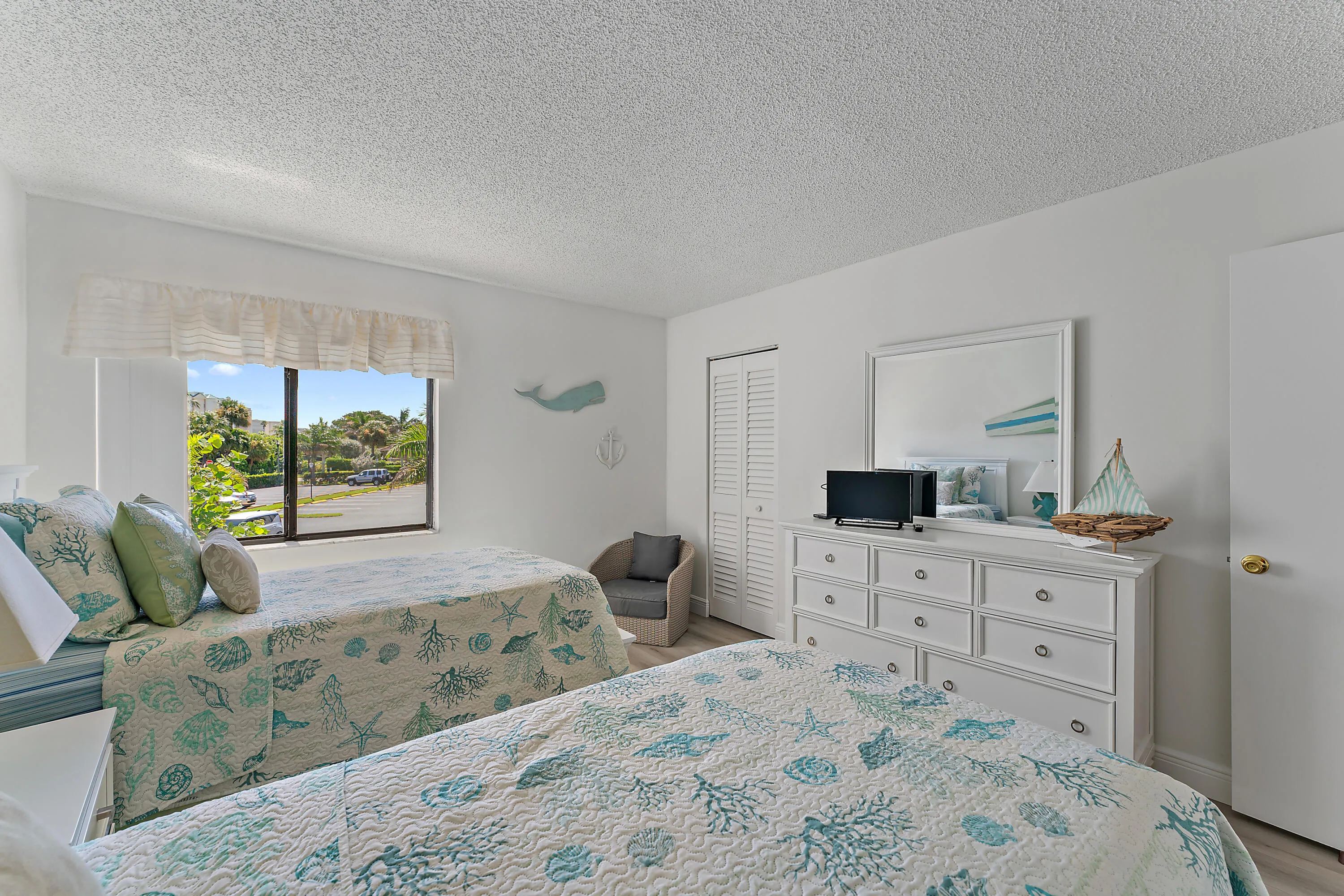 018-1605US1N-Jupiter-FL-FULL