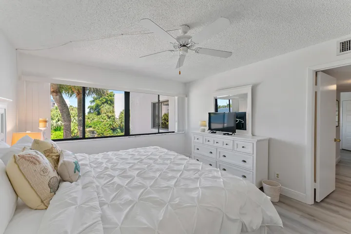 023-1605US1N-Jupiter-FL-FULL