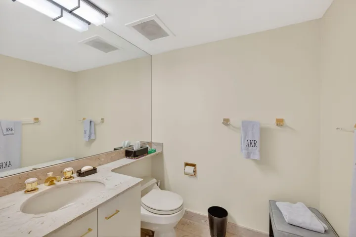 Guest Suite 2 Bath