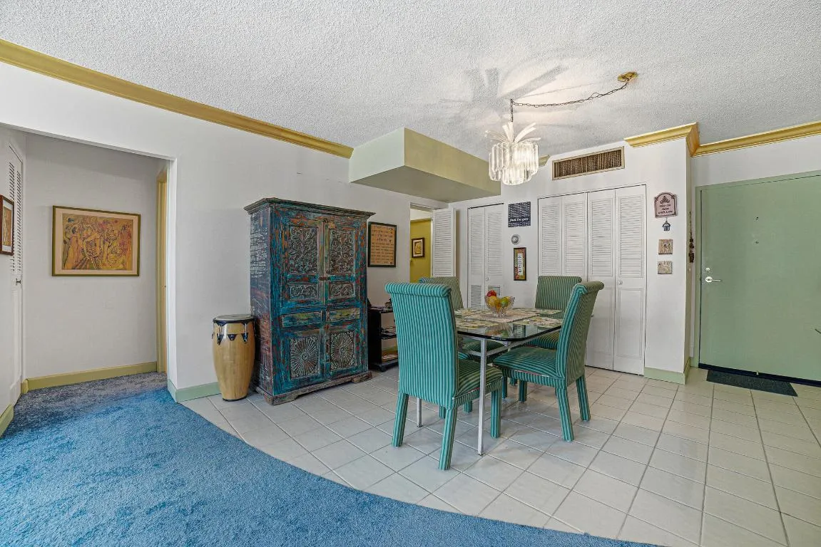 Dining Room 211 (17)