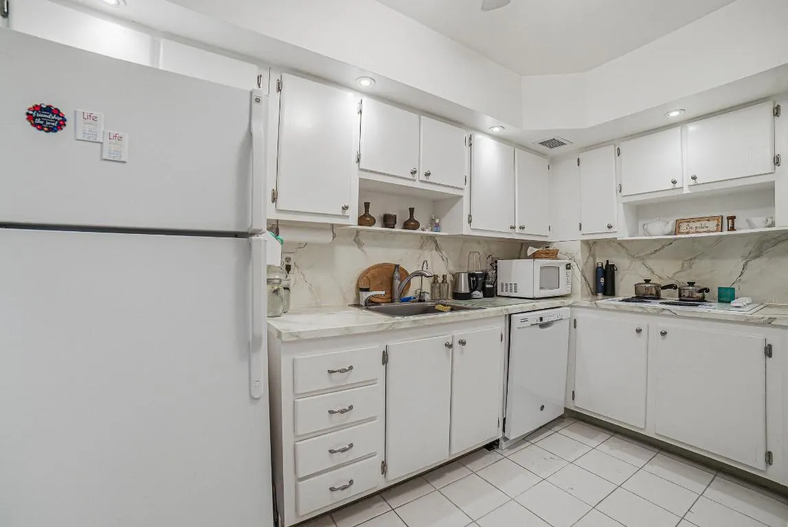 211 Kitchen
