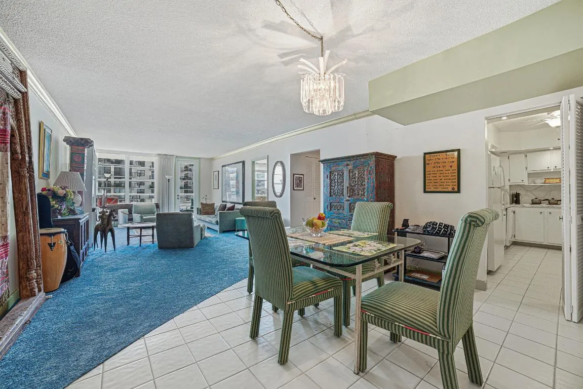 211 Dining Room (16)