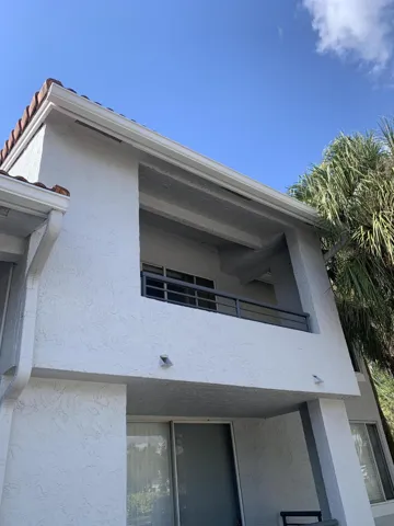 Upstairs balcony