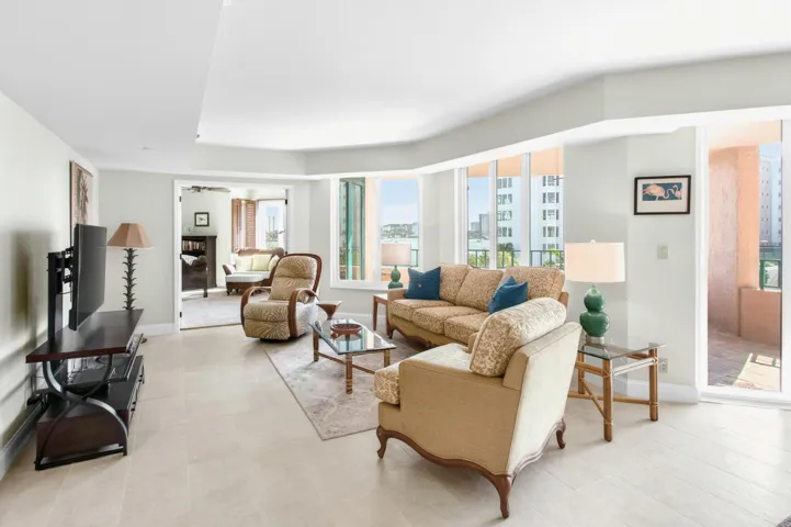7 - Living Room