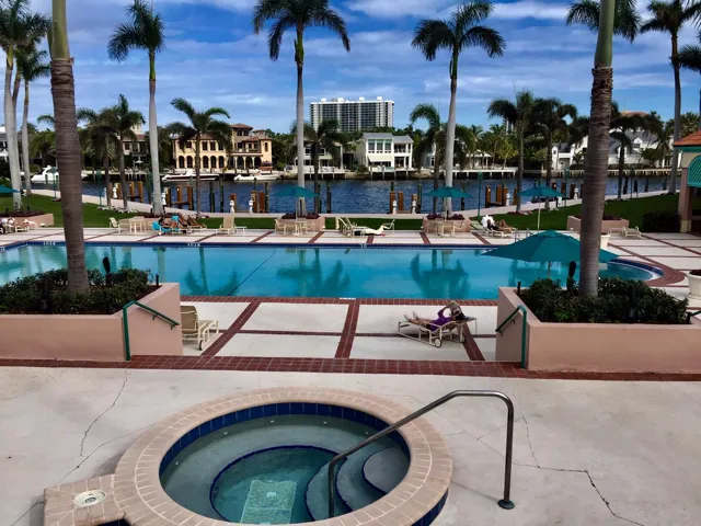 20 Outdoor Heated Spas