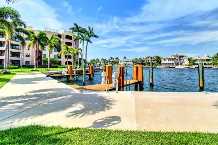 39 - Marina Docks