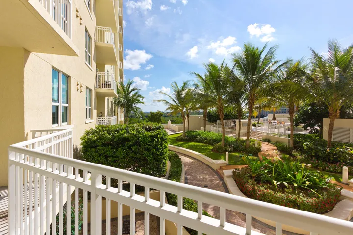 26_BalconyView