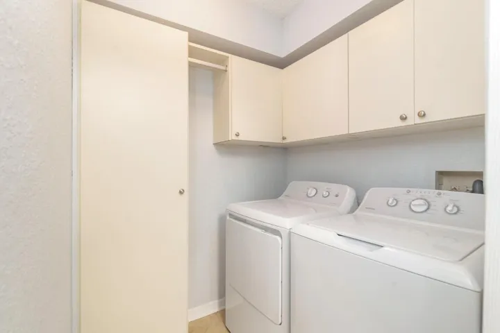 Pantry/Laundry