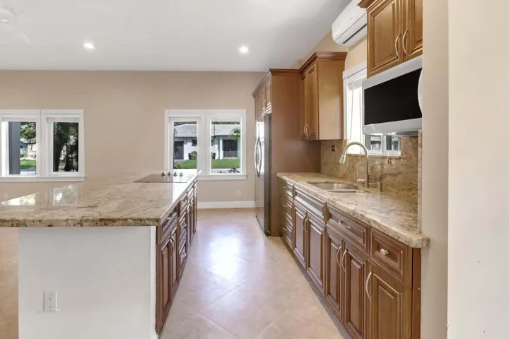 Private kitchen within the efficiency apartment