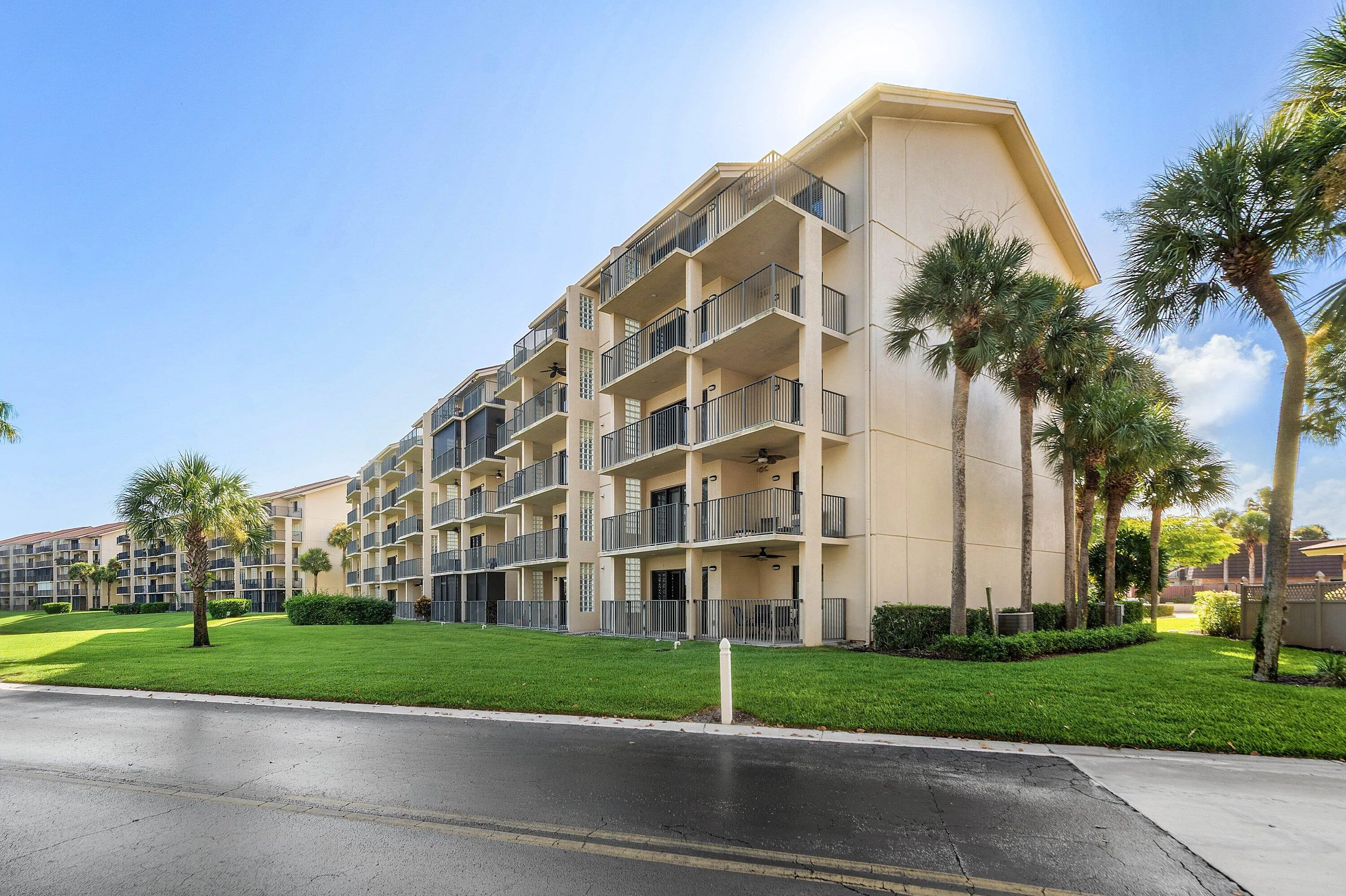 901-Seafarer-Circle-Jupiter-FL