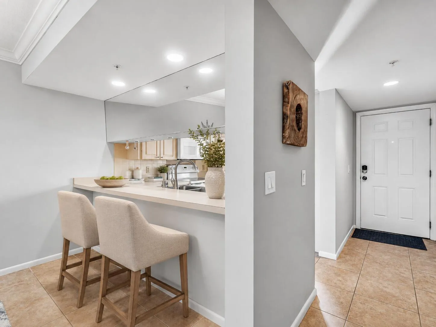 The furniture shown in the photos is virtually staged.