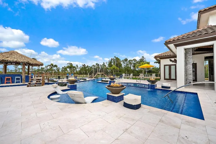 7848 Saddlebrook Dr-41