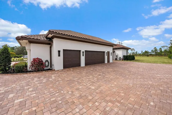 7848 Saddlebrook Dr-58