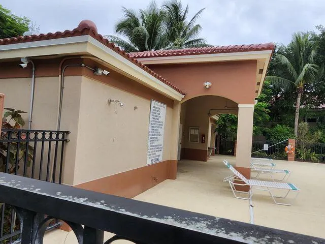 3POOL ROOM N MUD AREA