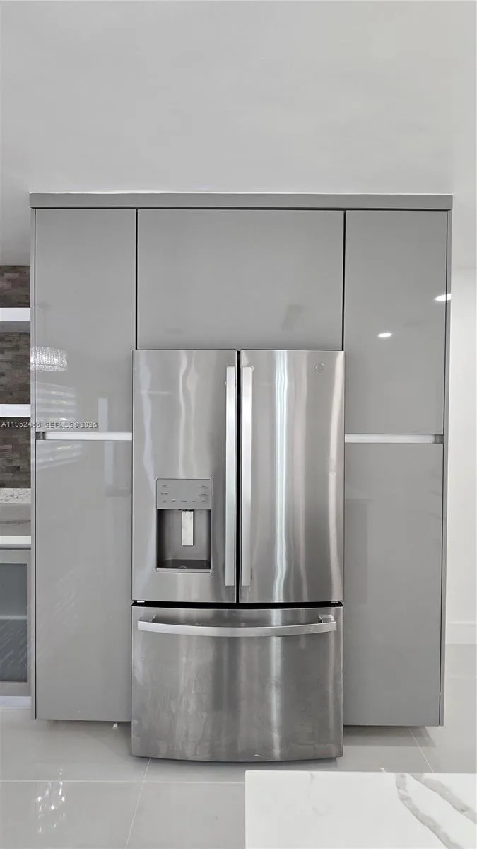 Fridge