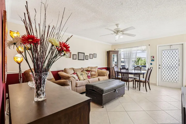 9-web-or-mls-Oakridge Cir-S3001-009