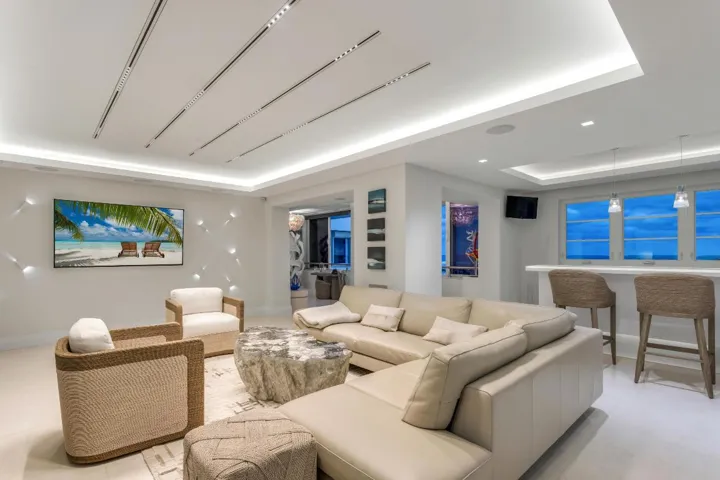 mls_LIVING_RIGHT_EB
