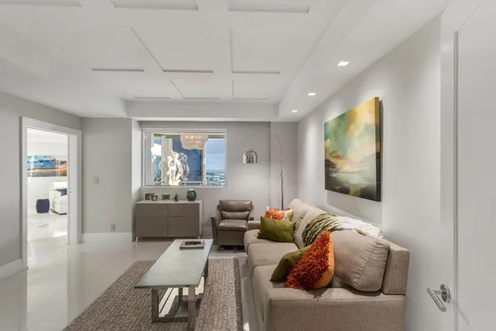 mls_SITTING_ROOM_EB