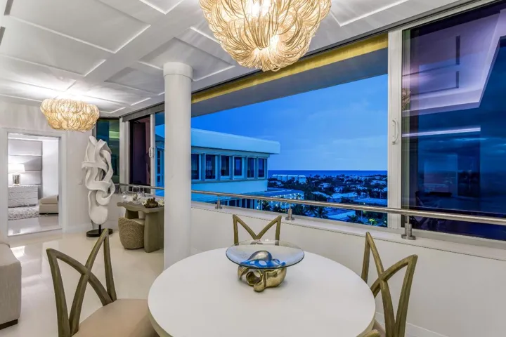 mls_SUNROOM_ANGLE_EB